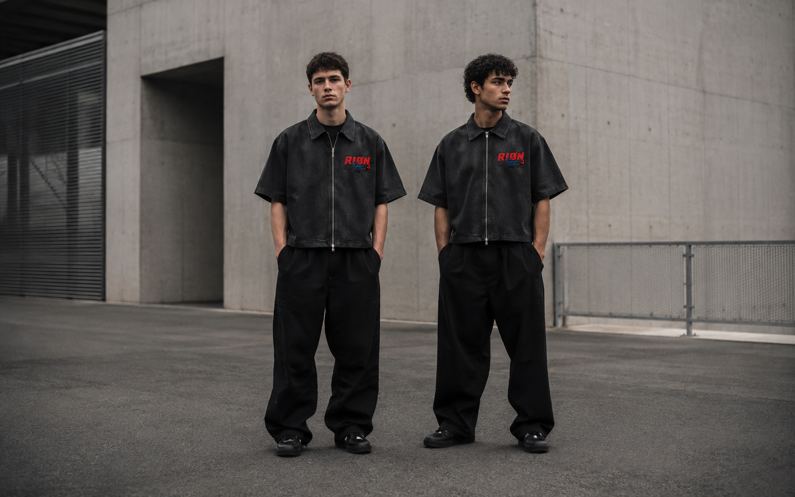 Campagna RIØN con due modelli streetwear